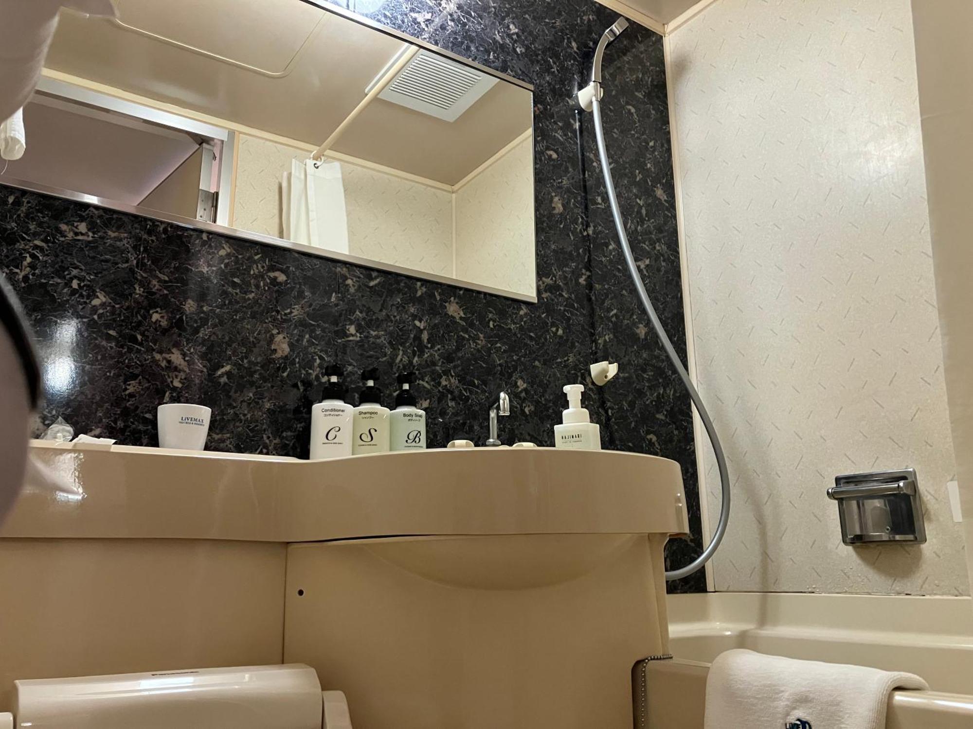 Hotel Livemax Budget Наха Екстериор снимка