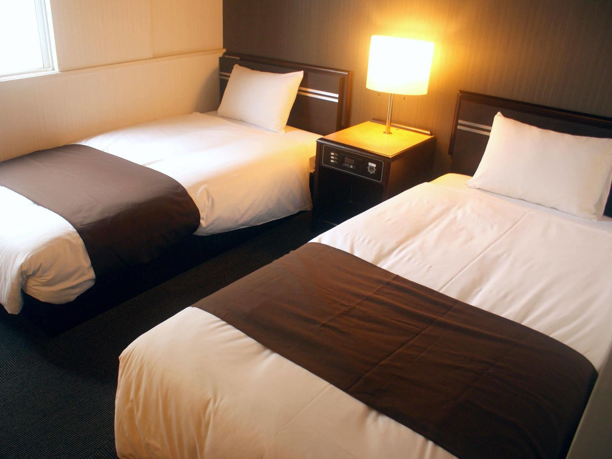 Hotel Livemax Budget Наха Екстериор снимка