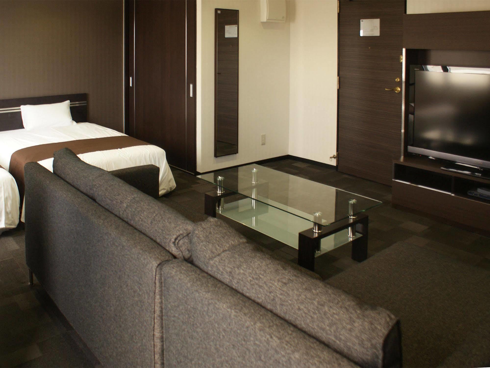 Hotel Livemax Budget Наха Екстериор снимка