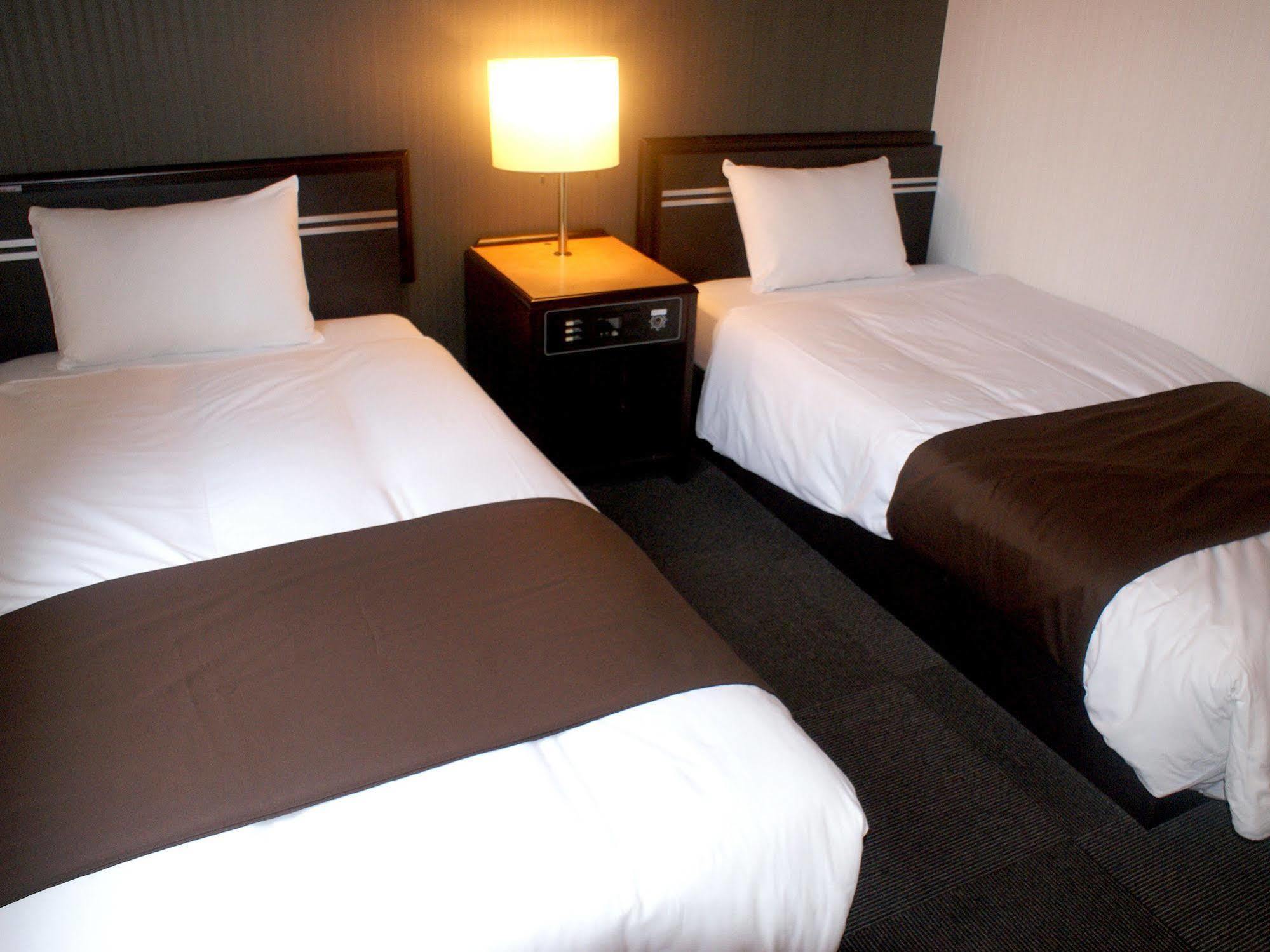 Hotel Livemax Budget Наха Екстериор снимка